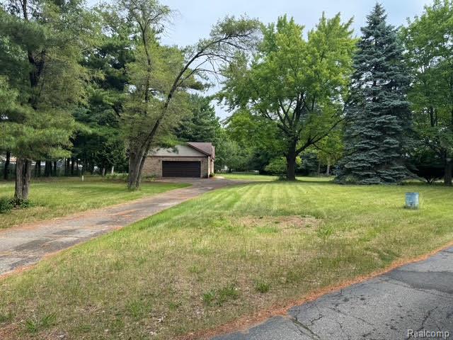 40250 Pinetree Drive, Plymouth, MI 48170 — Photo 45