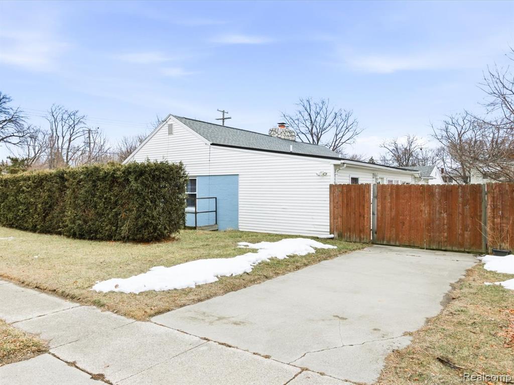1218 Center Avenue, Port Huron, MI 48060 — Photo 33
