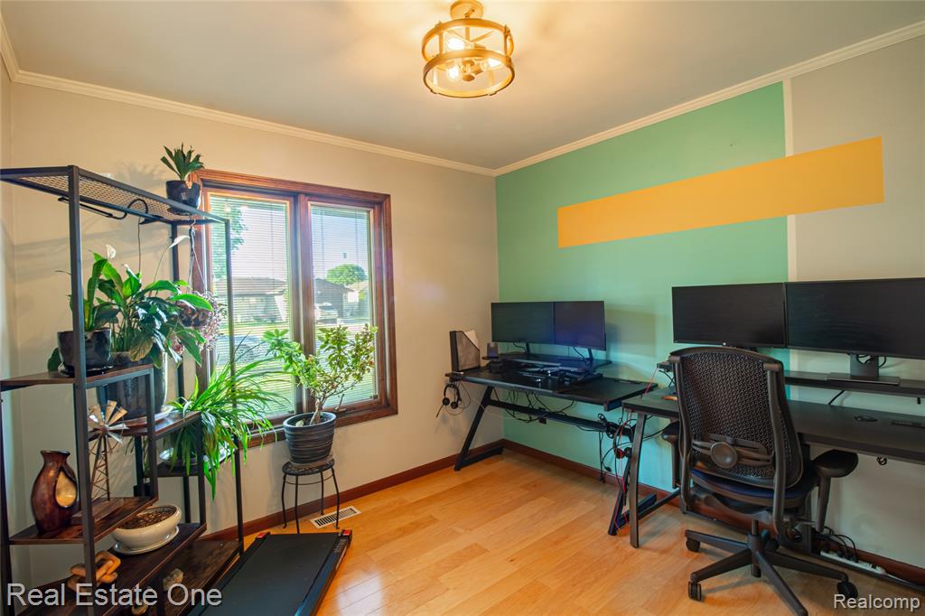4300 Connie Drive, Sterling Heights, MI 48310 — Photo 10