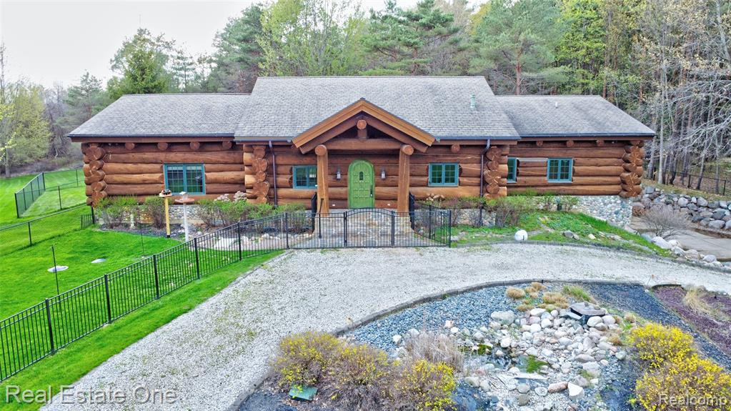 4340 Lahring Road, Holly, MI 48442