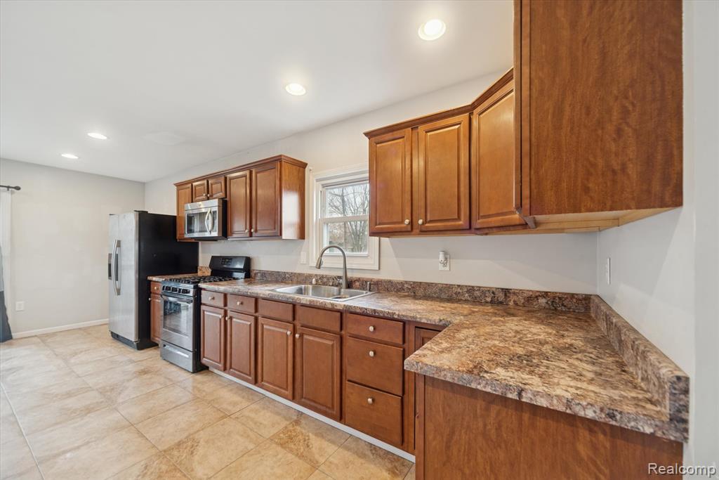 520 Andrew Avenue, Jackson, MI 49202 — Photo 2