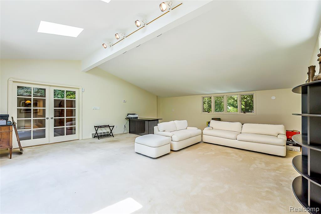 581 Woodway Court, Bloomfield Hills, MI 48302 — Photo 34