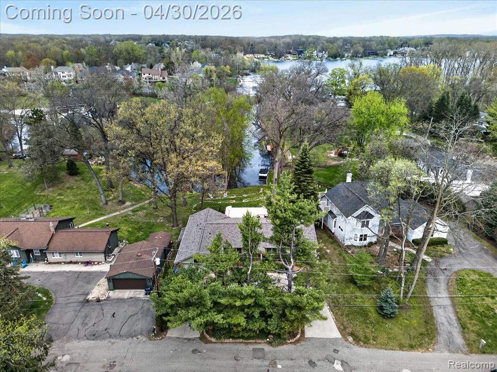 3945 N Vanstone Drive, Commerce Twp, MI 48382 — Photo 56