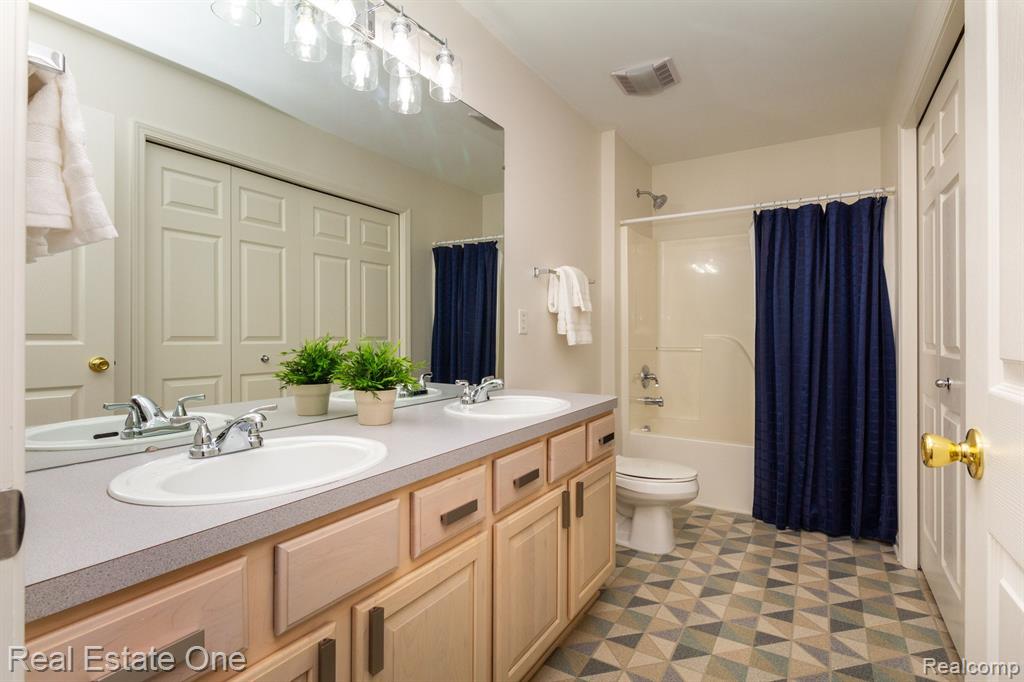3281 NIAGARA Avenue, Canton, MI 48188 — Photo 32
