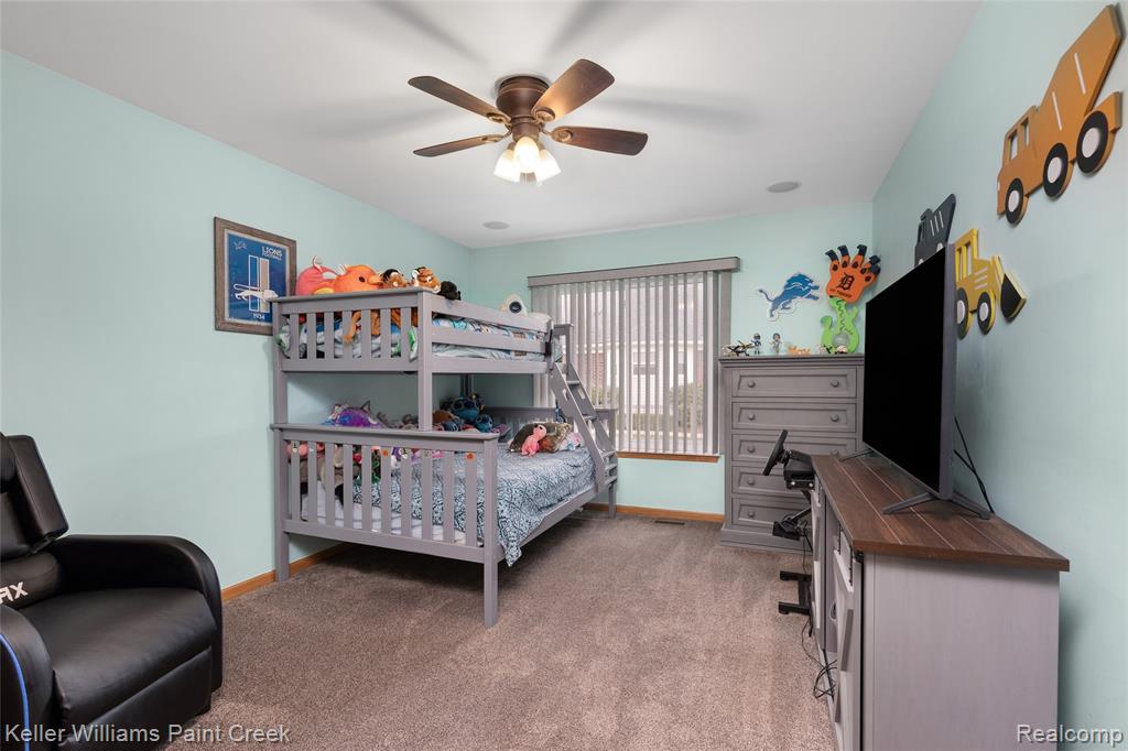 54690 Shady Creek Drive, New Baltimore, MI 48047 — Photo 9