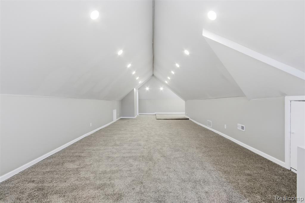 9500 La Salle Boulevard, Detroit, MI 48206 — Photo 37