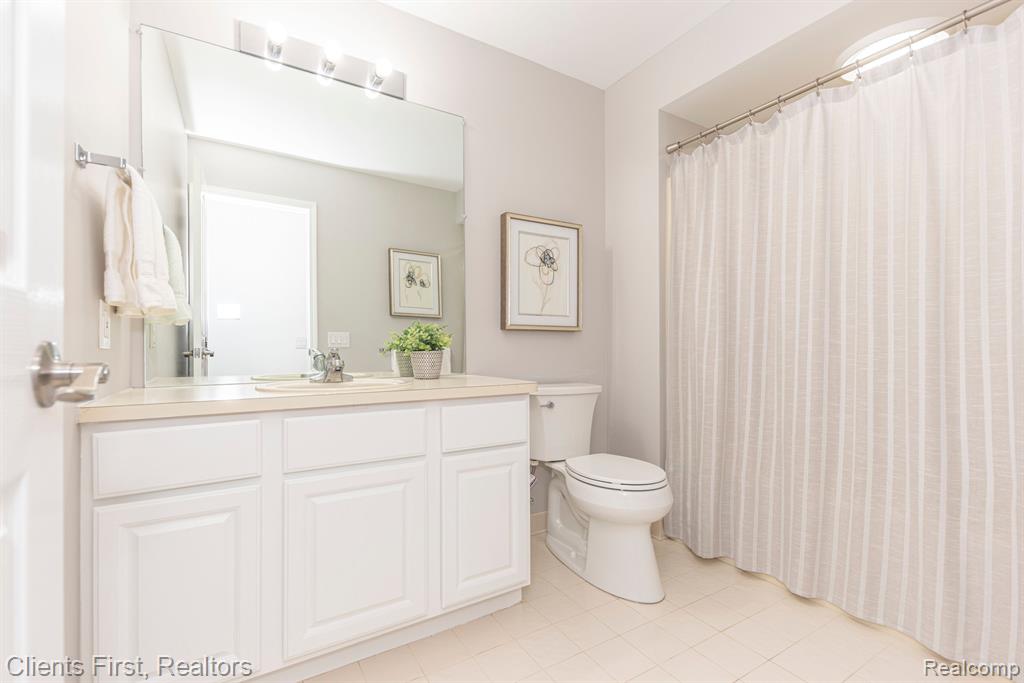 39603 GREENBRIER Court, Northville, MI 48168 — Photo 31