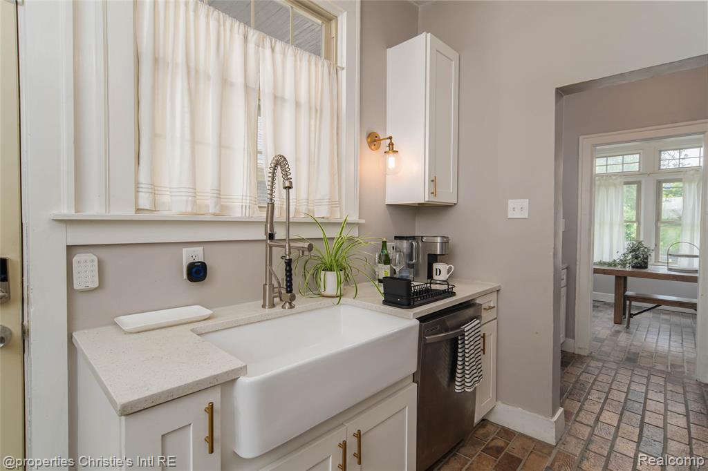 8604 La Salle Boulevard, Detroit, MI 48206 — Photo 28