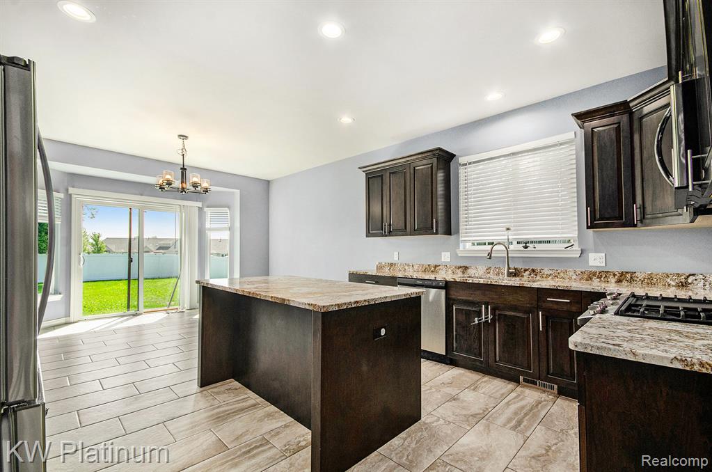 52800 Card Road, Macomb, MI 48042 — Photo 17