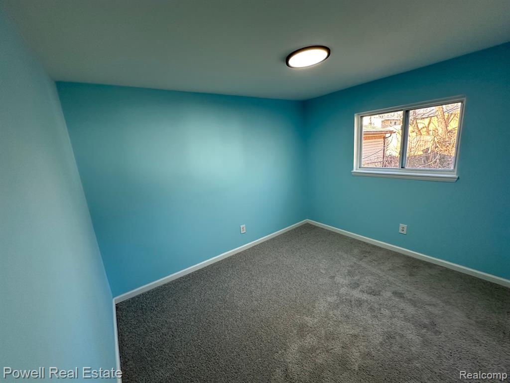 947 S FAIRVIEW Avenue, Pontiac, MI 48340 — Photo 18