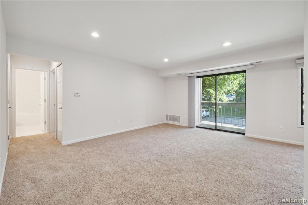 30535 W 14 MILE Road S, 16, Farmington Hills, MI 48334 — Photo 15