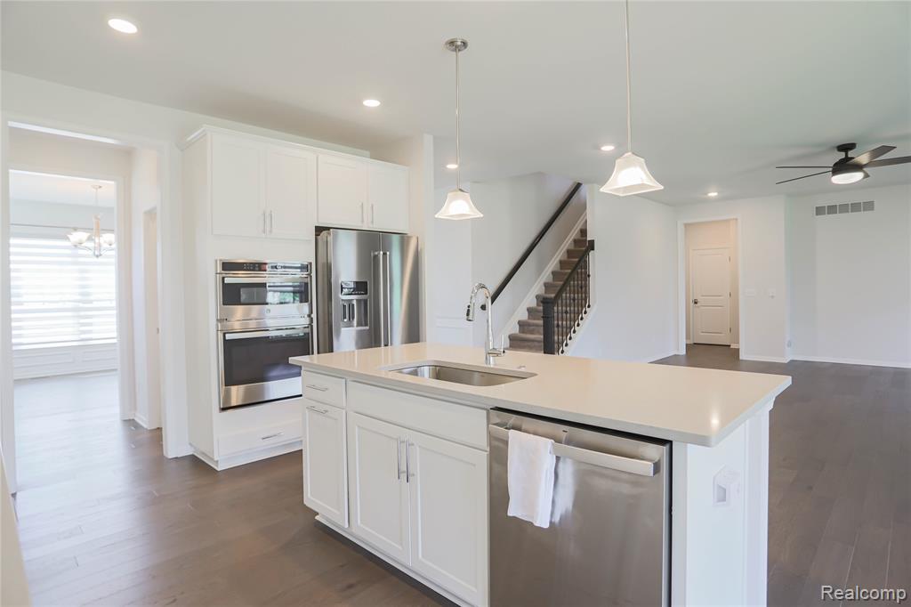 13101 Valencia Drive, Utica, MI 48315 — Photo 43
