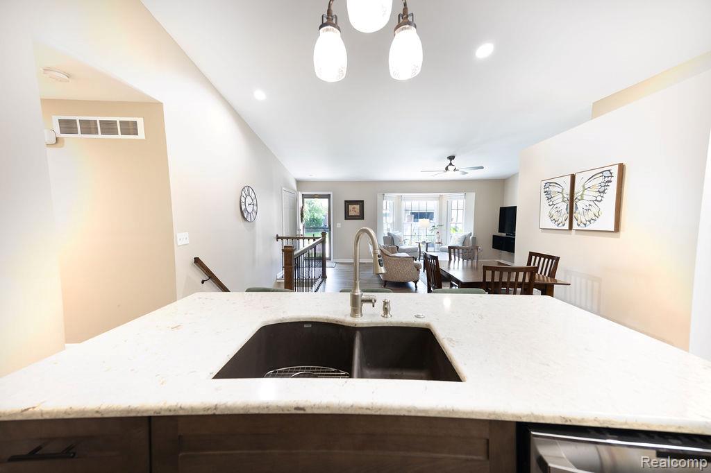 7108 Green Farm Road, West Bloomfield, MI — Photo 12