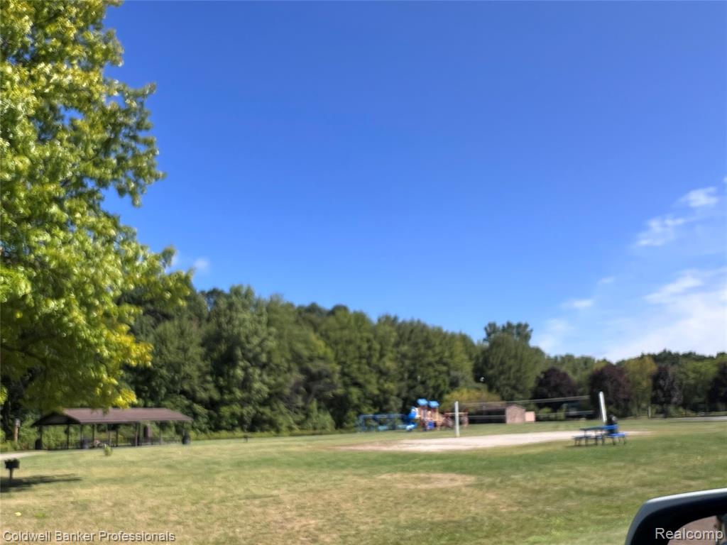 654 Chestnut Drive, Wixom, MI 48393 — Photo 29