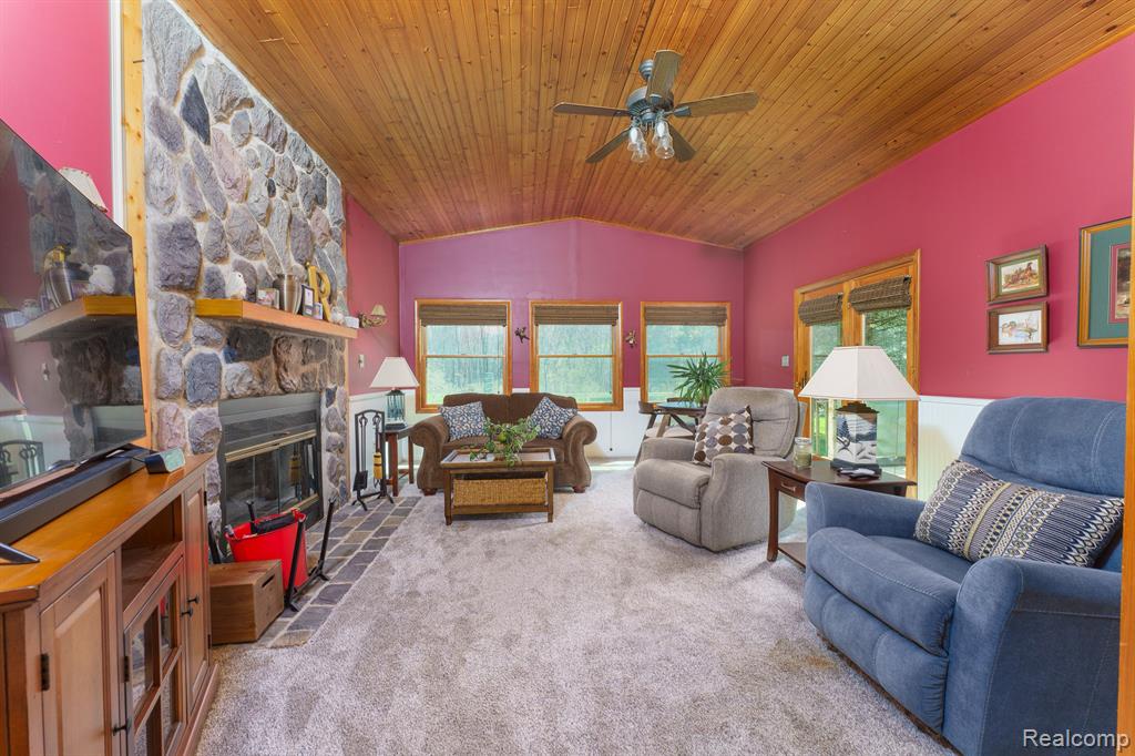 9333 W COON LAKE Road, Gregory, MI 48137 — Photo 13