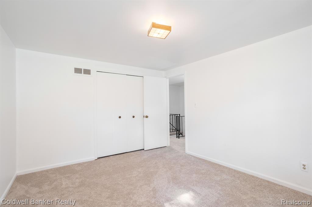 5310 HERTFORD Drive, Troy, MI 48085 — Photo 24