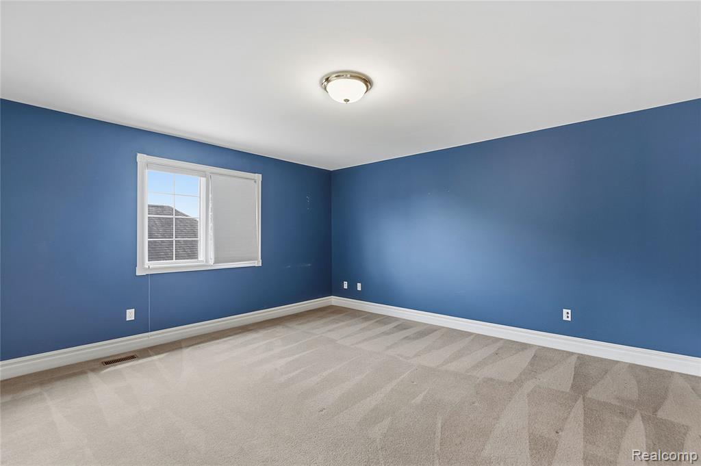 49783 Golden Park Drive, Utica, MI 48315 — Photo 42