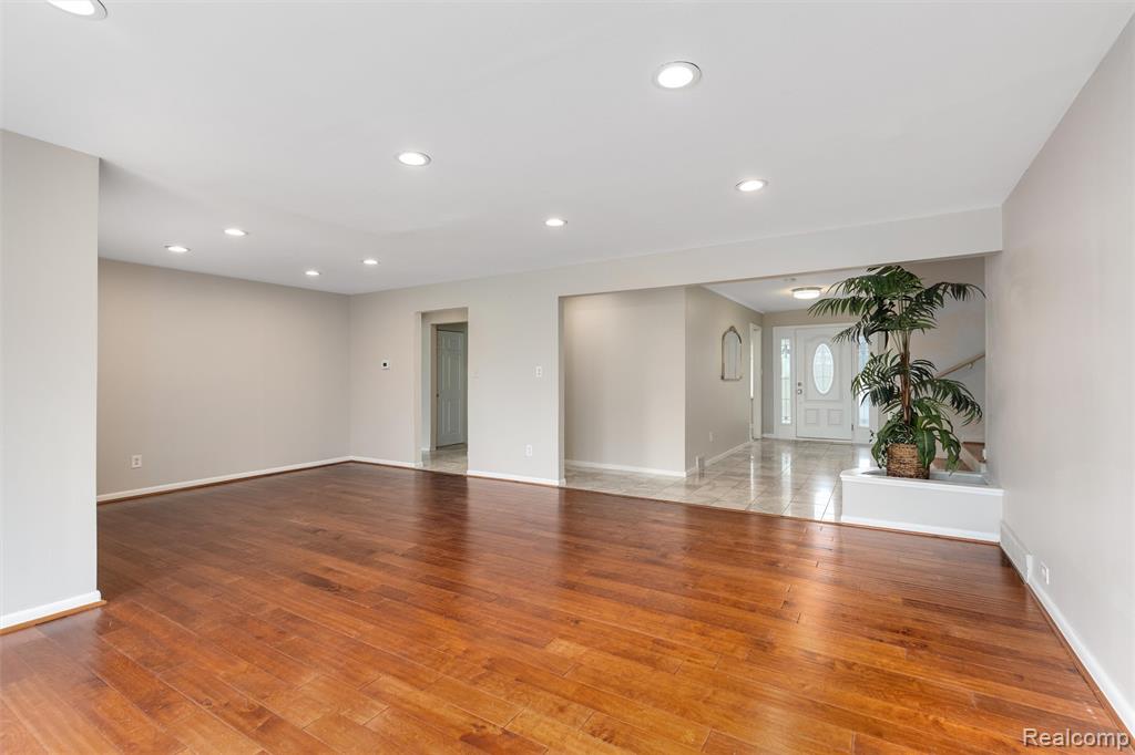 2505 Rambling Way, Bloomfield Hills, MI 48302 — Photo 11