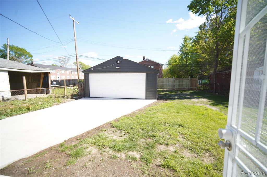 16047 W Chicago Street, Detroit, MI 48228 — Photo 29