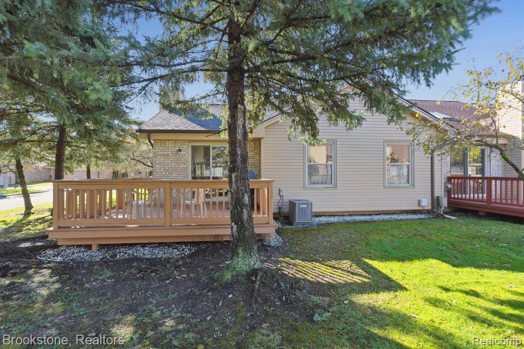 41424 AMBERCREST Drive, Sterling Heights, MI 48314 — Photo 29