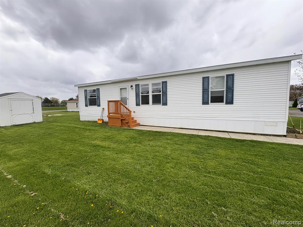 3621 Hawthorne Street, Clarkston, MI 48348