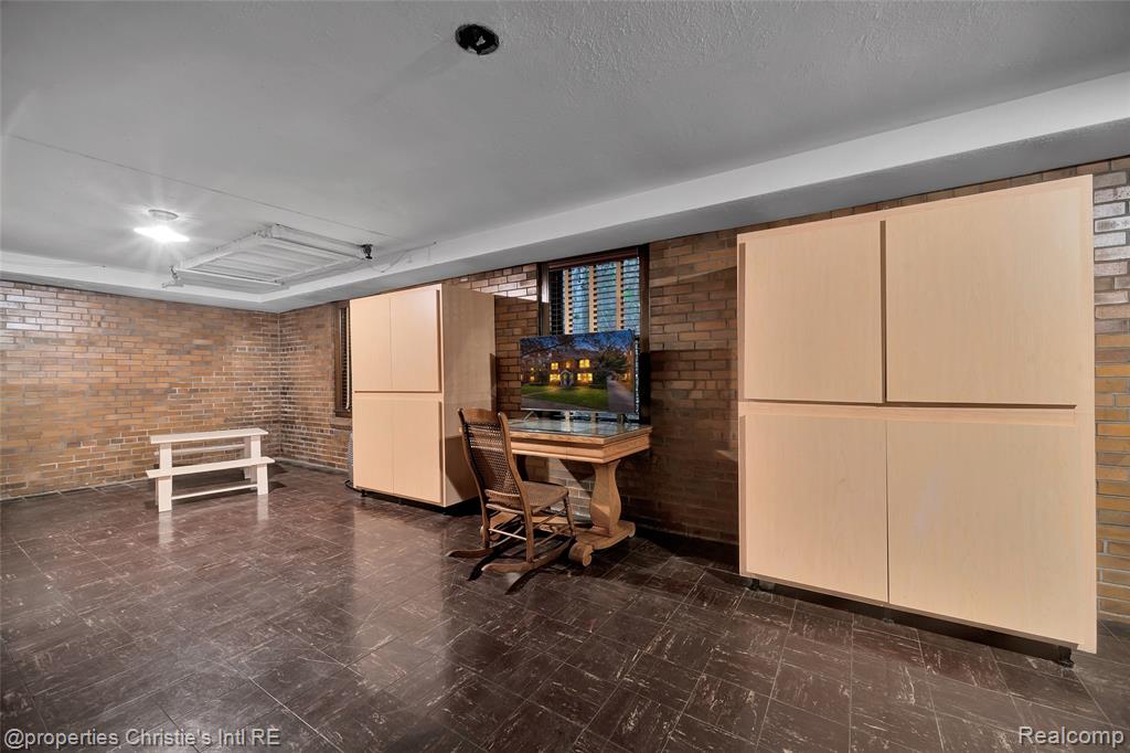 19635 Shrewsbury Road, Detroit, MI 48221 — Photo 53