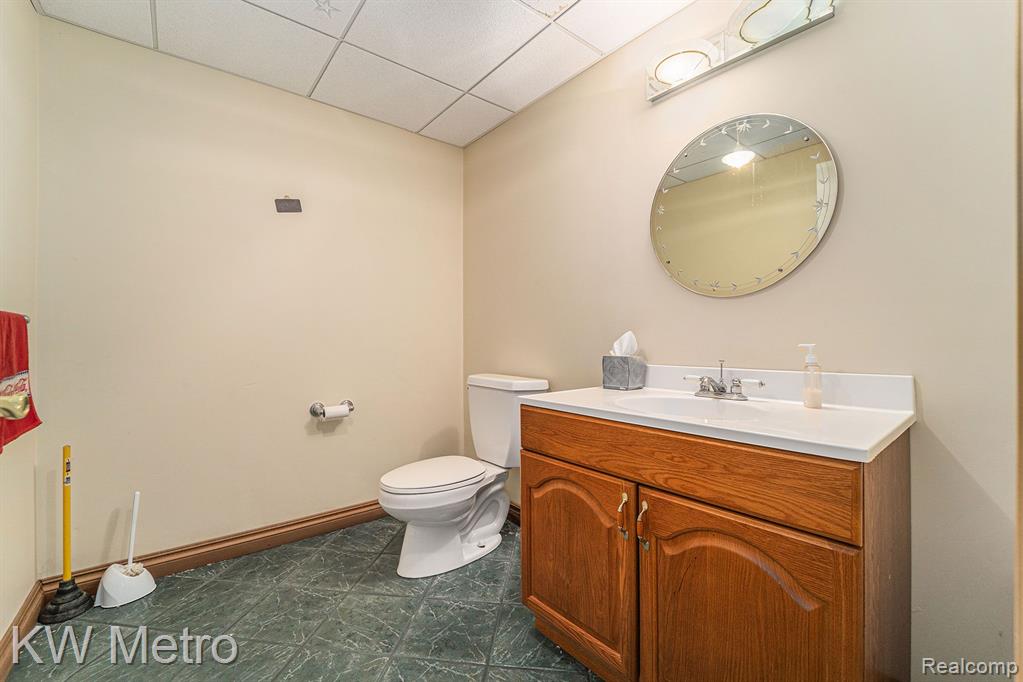18 CAMBRIDGE Boulevard, Pleasant Ridge, MI — Photo 23