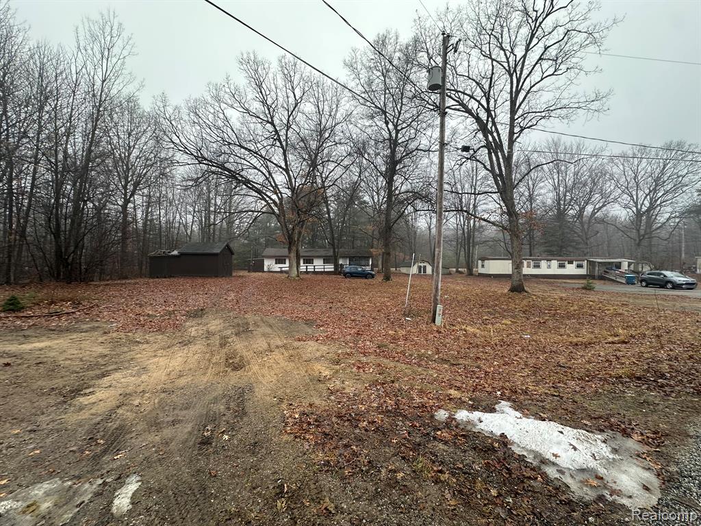 991 W Maplecrest Drive, Sanford, MI 48657 — Photo 23