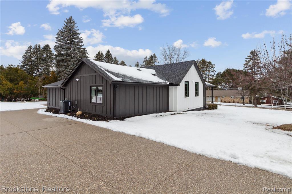 6245 W HIGGINS LAKE Drive, Roscommon, MI 48653 — Photo 85