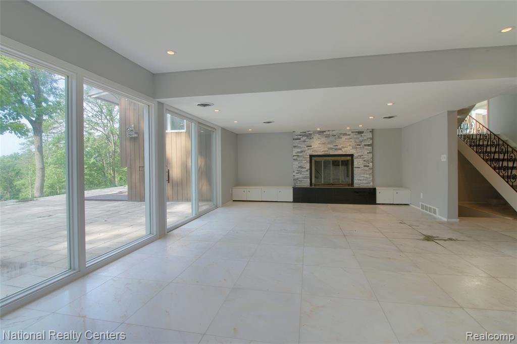 341 Corrie Road, Ann Arbor, MI 48105 — Photo 33