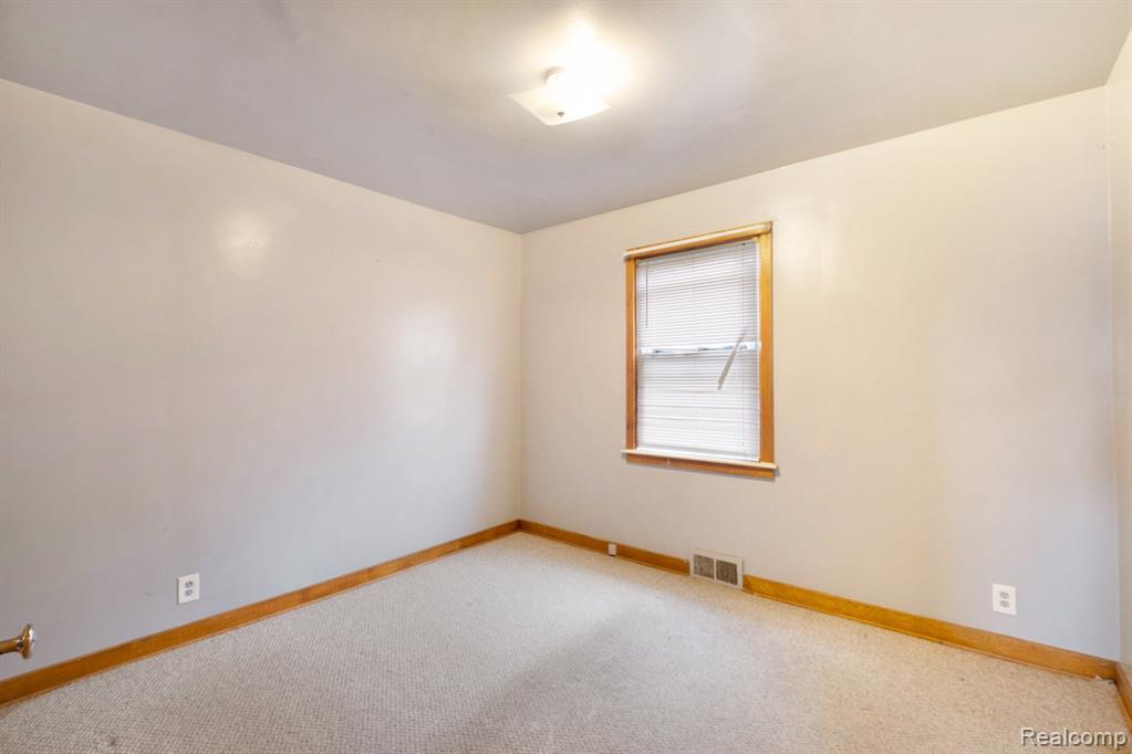 4138 Lapeer Road, Burton, MI 48509 — Photo 10