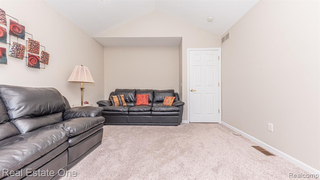 152 Winslow Circle, 37, Commerce Twp, MI 48390 — Photo 7