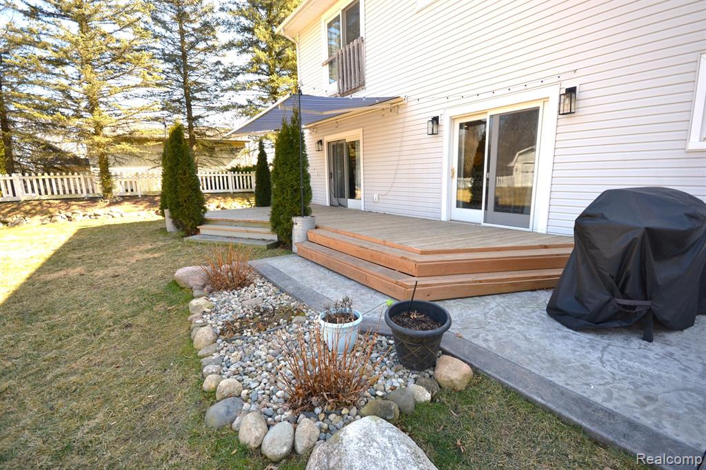 4072 W MAPLE Road, Wixom, MI — Photo 35