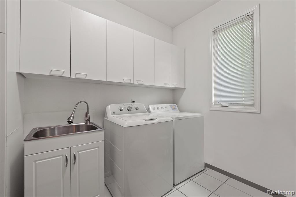 6993 Crosswell Drive, West Bloomfield, MI — Photo 18