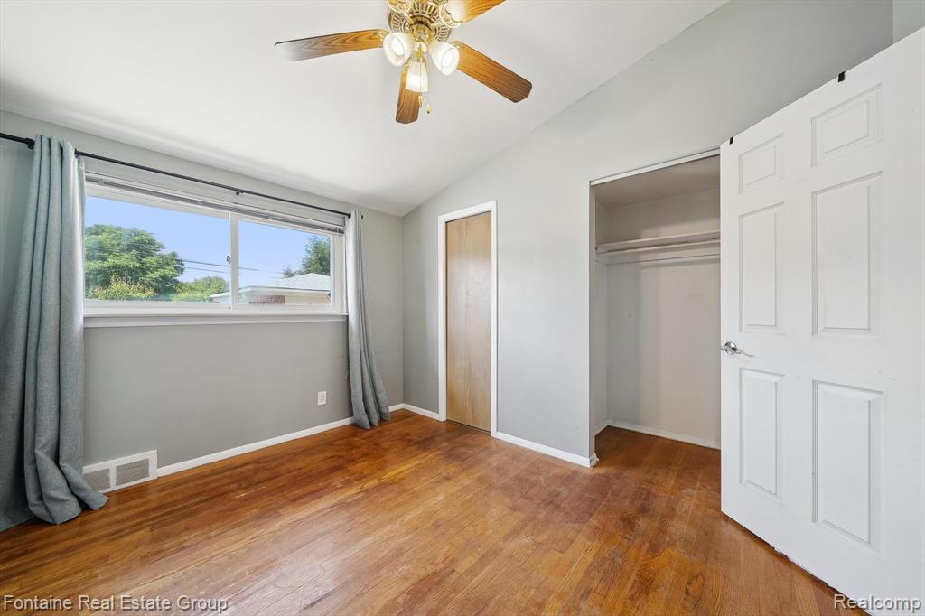 8657 Mercedes Street, Dearborn Heights, MI 48127 — Photo 17