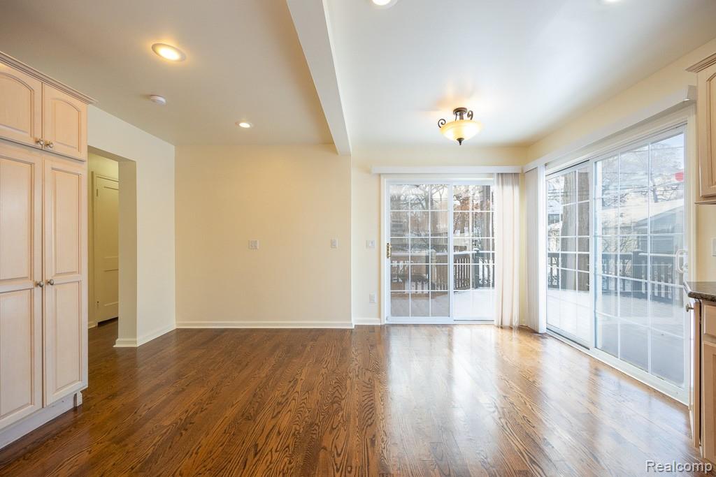 620 CATALPA Drive, Royal Oak, MI 48067 — Photo 6