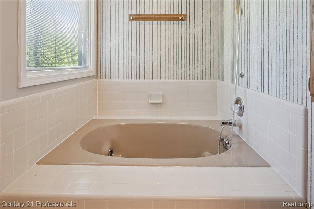 46328 N Northvalley Drive, Northville, MI 48167 — Photo 38