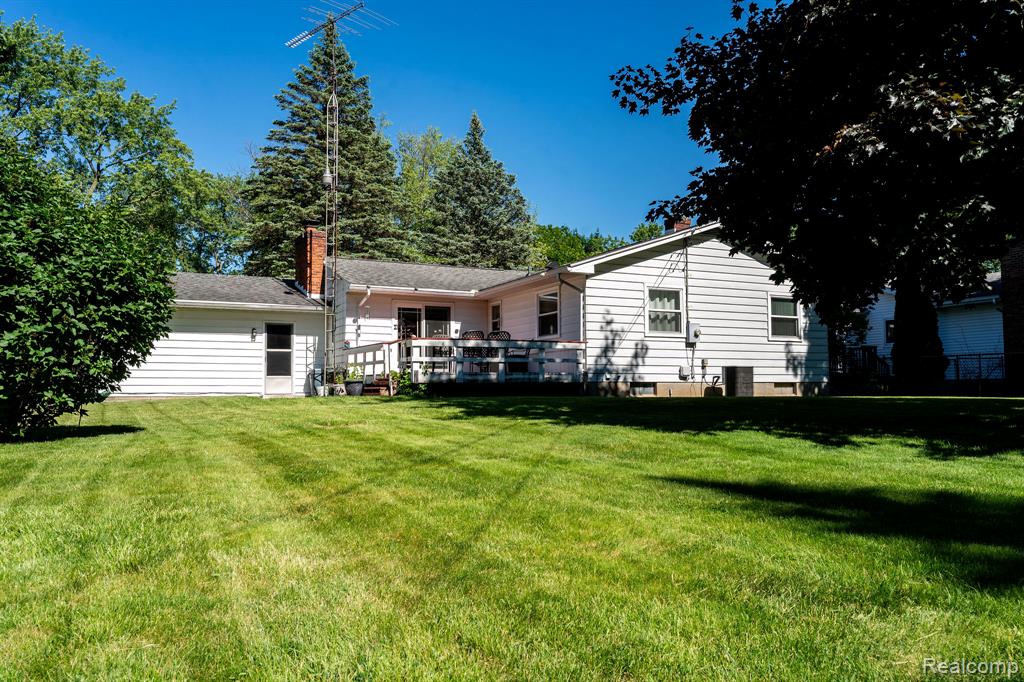 4190 Charter Oak Drive, Flint, MI 48507 — Photo 38