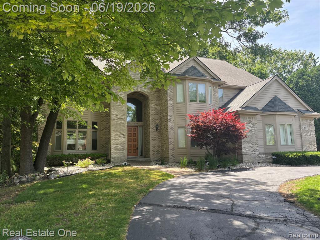 3417 Hidden Oaks Lane, West Bloomfield, MI 48324