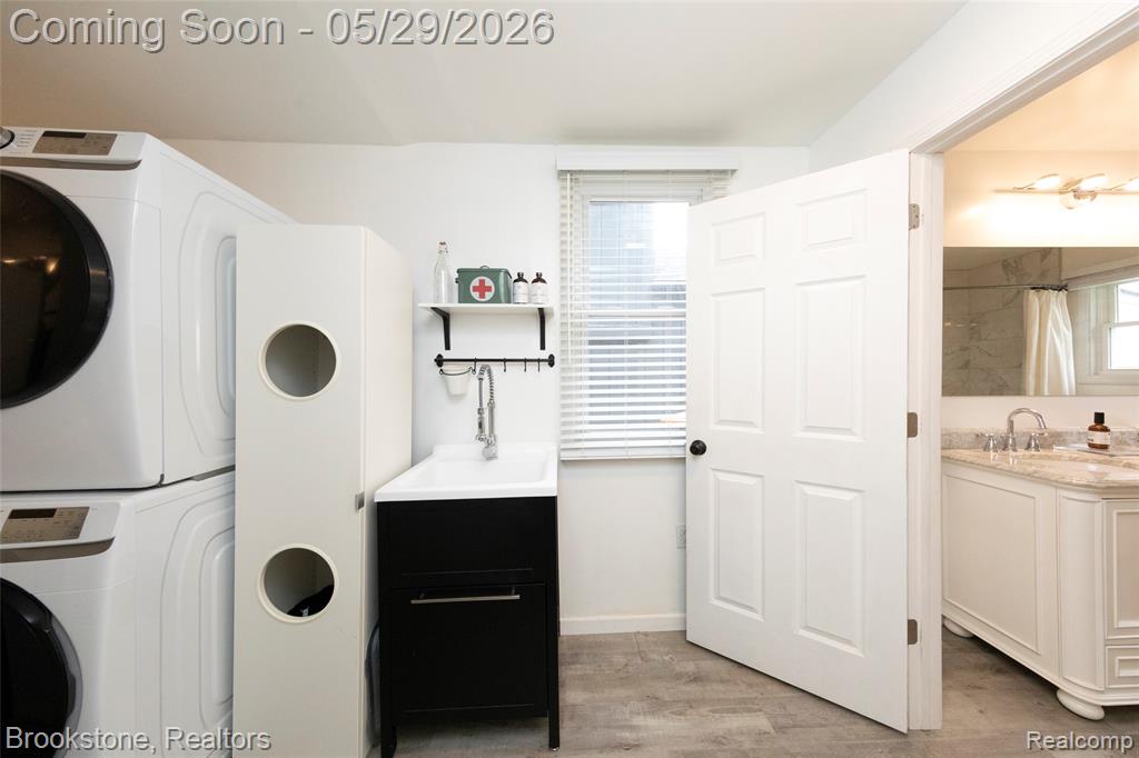 7900 DETROIT Boulevard, West Bloomfield, MI 48323 — Photo 42