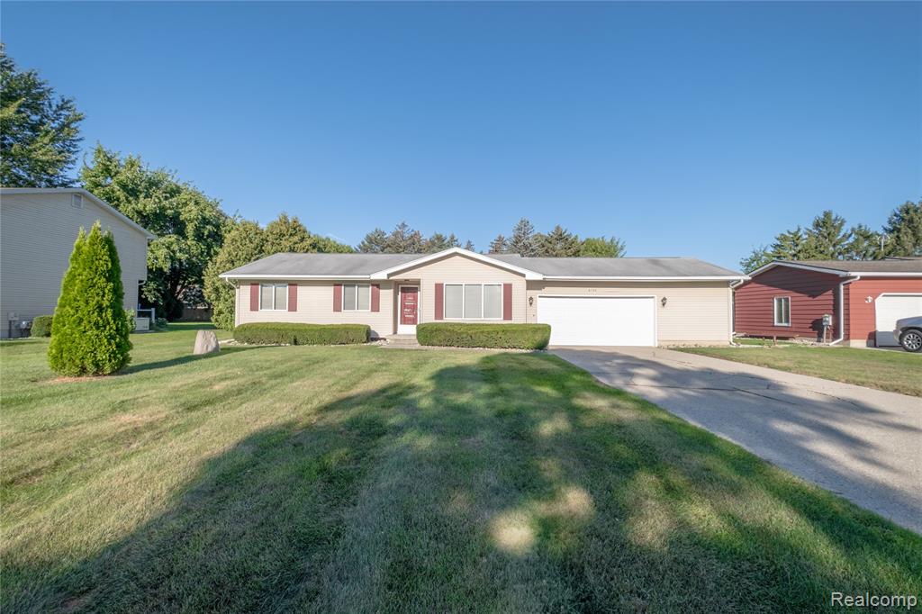 6120 King Arthur Drive, Swartz Creek, MI 48473 — Photo 16