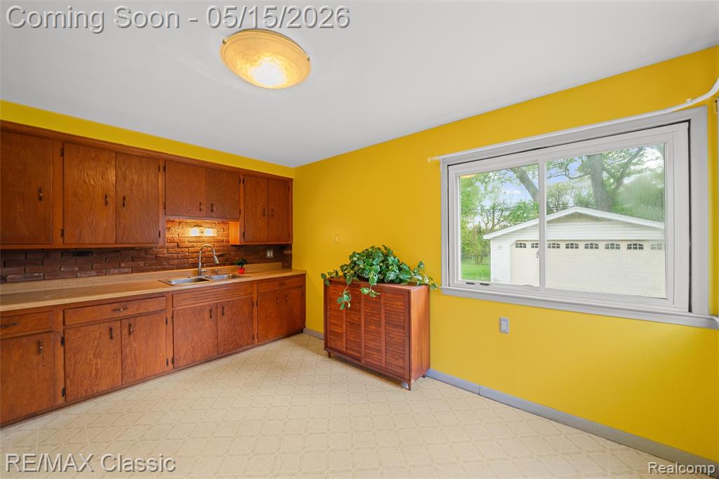 28731 Kathryn Street, Garden City, MI — Photo 10