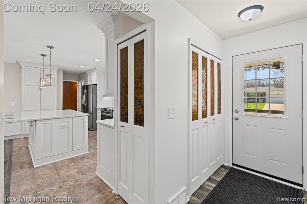 4452 Saint Martins Drive, Flint, MI 48507 — Photo 17