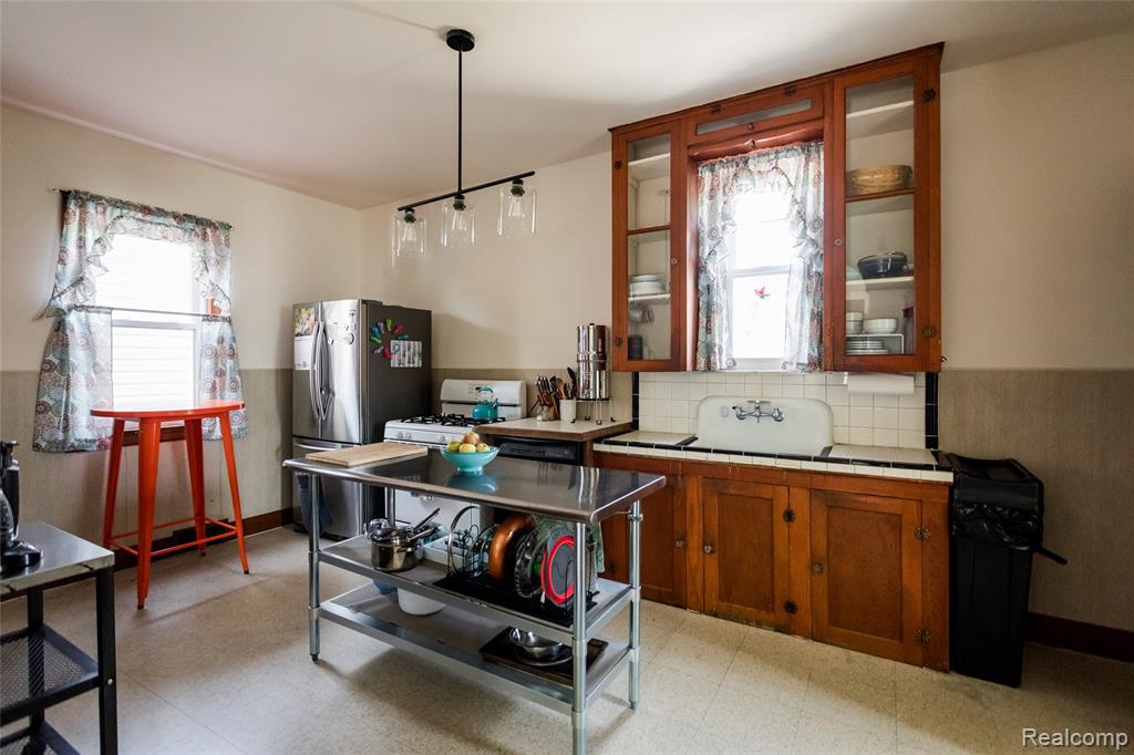 5045 Caniff Street, Hamtramck, MI 48212 — Photo 9