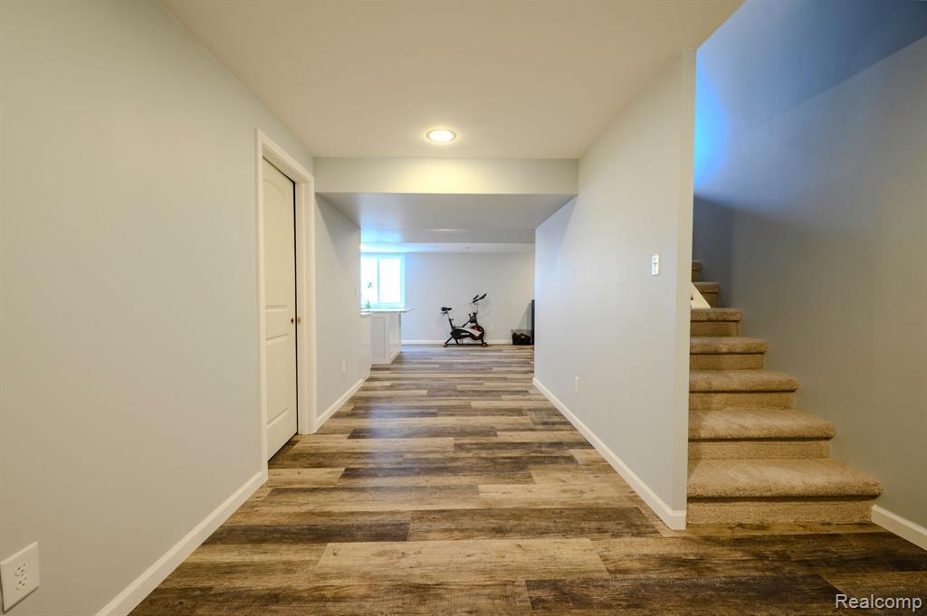 551 HUDSON Circle, South Lyon, MI 48178 — Photo 28