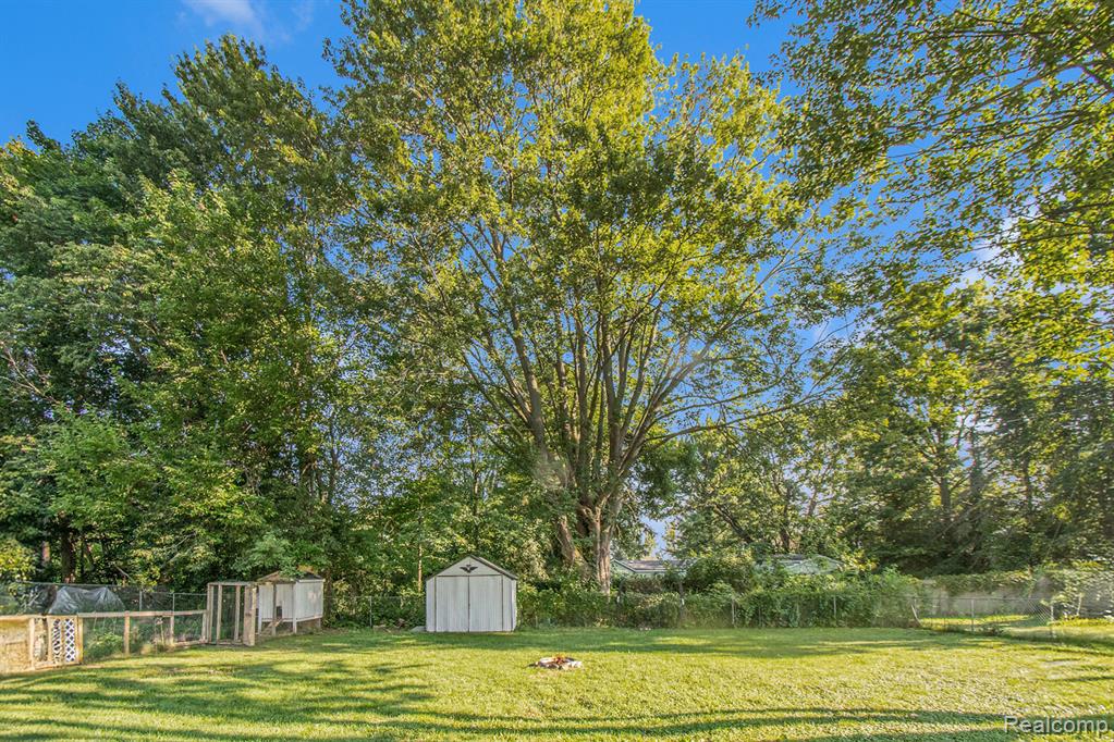 437 E Main Street, Vernon, MI 48476 — Photo 22