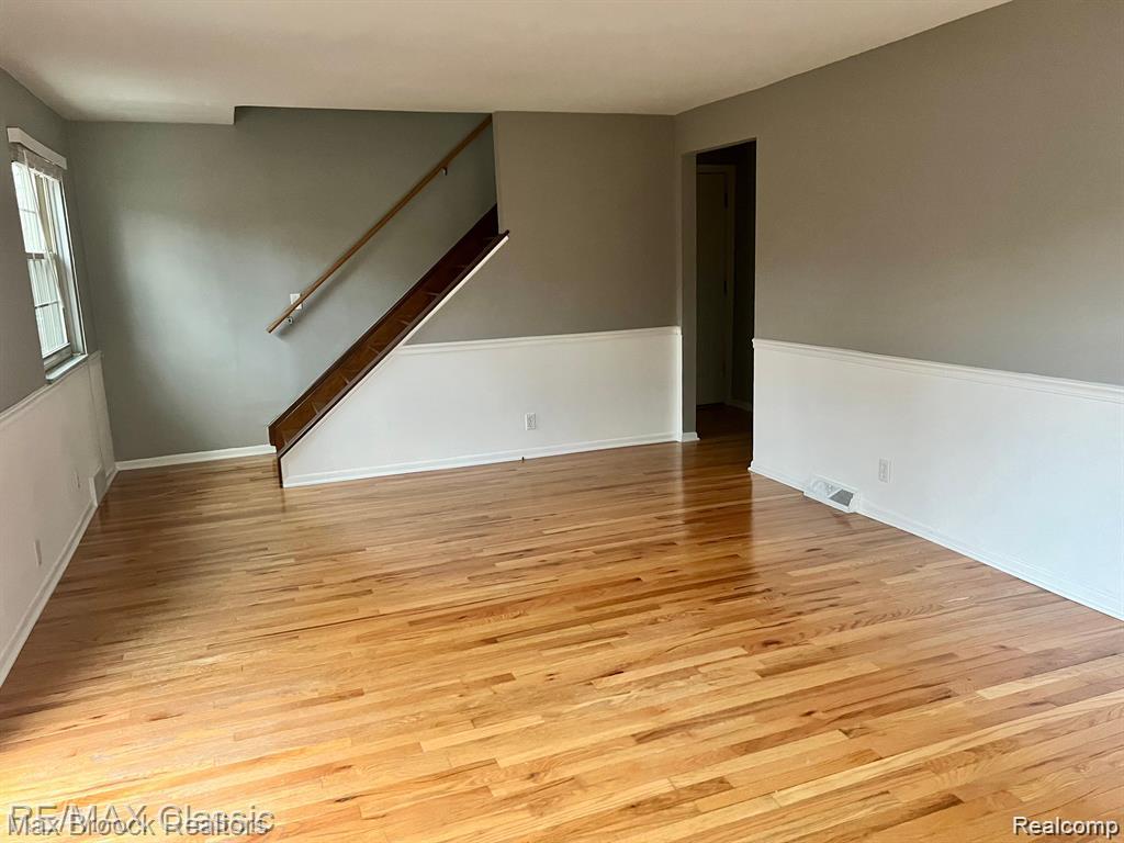 615 Leon Road, Walled Lake, MI 48390 — Photo 13