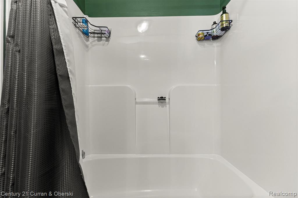 25445 Saint James, Southfield, MI 48075 — Photo 27