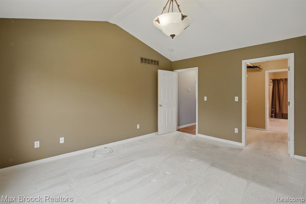 7131 WHITE TAIL Drive, Grand Blanc, MI 48439 — Photo 25