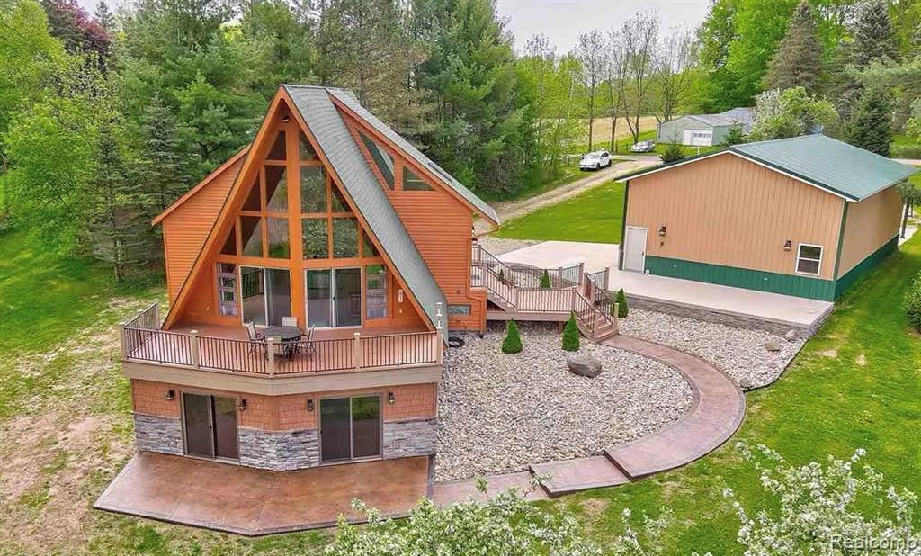 255 Peterman Avenue, Crystal, MI 48818 — Photo 26